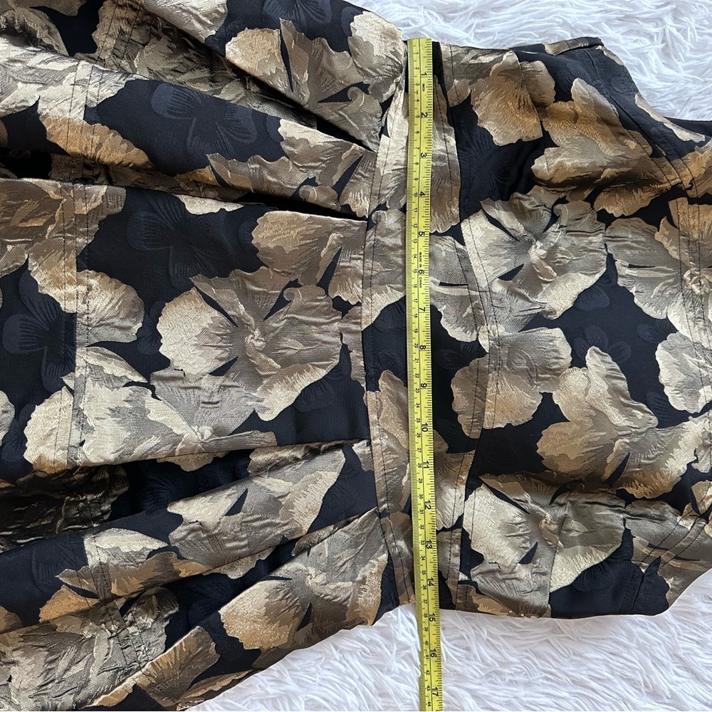 Elegant Black and Gold Floral Dress - Picture 11 of 11
